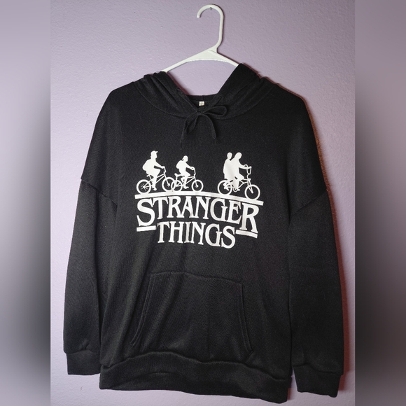 Stranger Things Black Graphic Design Sweatshirt Hoodie Size Large - Picture 1 of 4